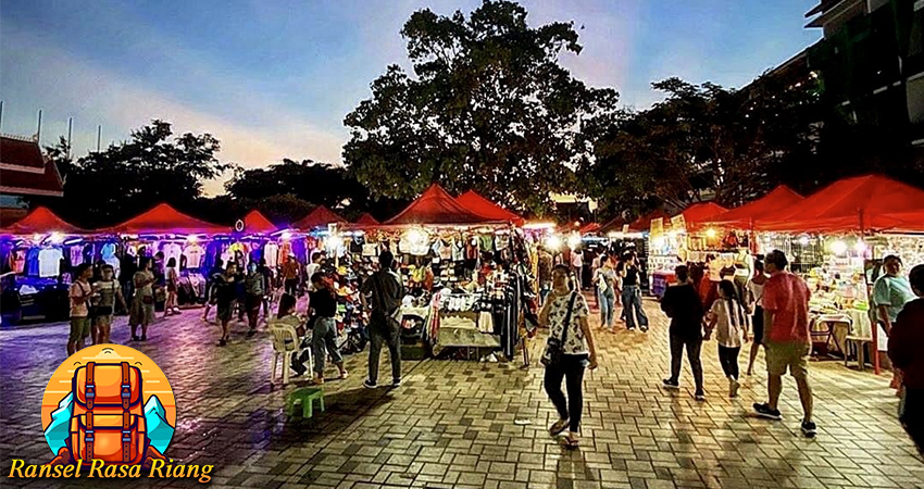 Pasar Malam di Laos, Surga Belanja