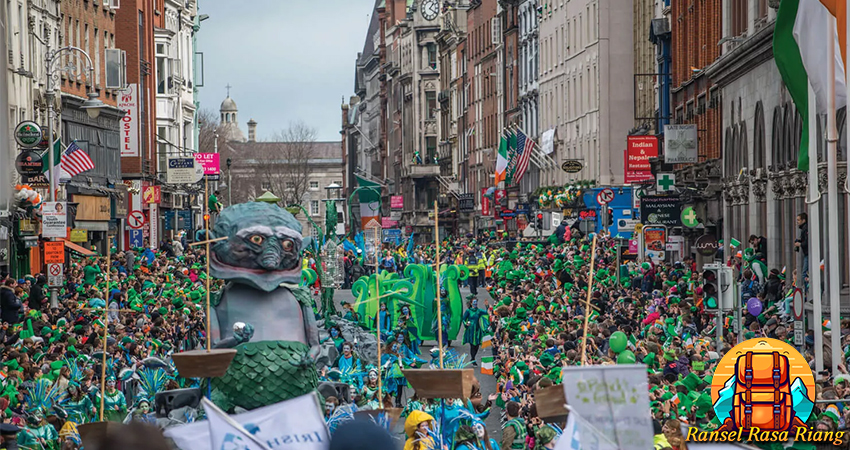 Irlandia Menemukan Keunikan Tradisi dan Adat Setempat