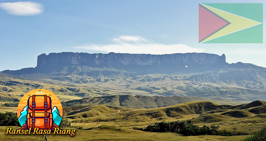 Guyana Menikmati Panorama Pegunungan Pakaraima